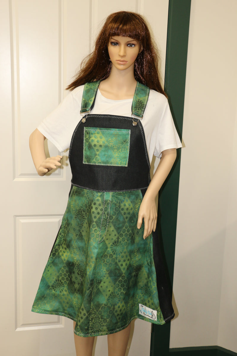#788 Blissful Green Pinafore