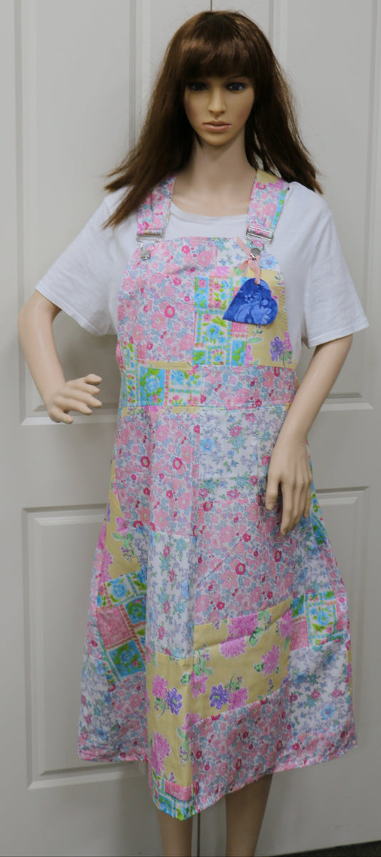 #997 Pretty Flower Pinafore