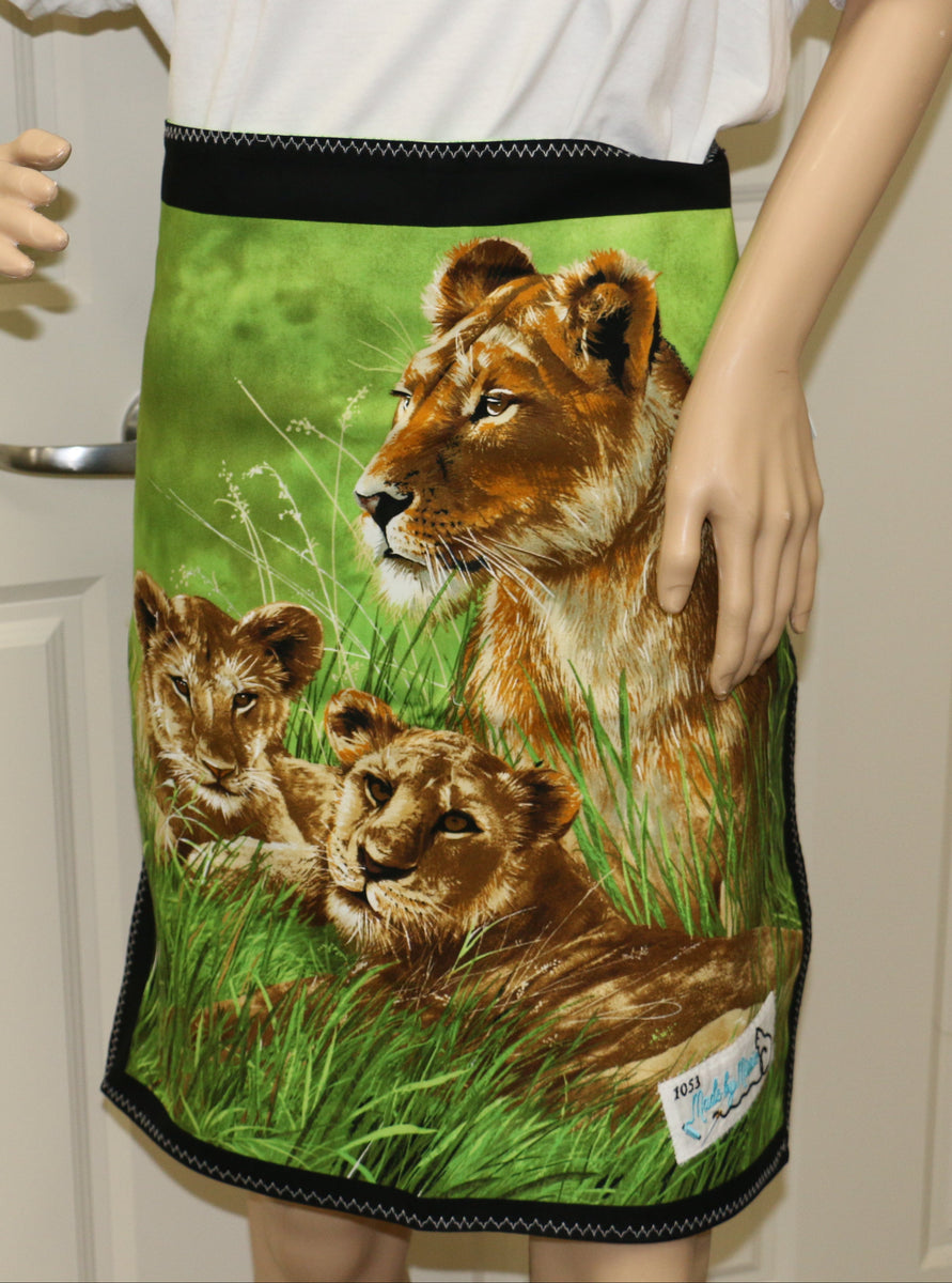 Lion & Cubs Apron