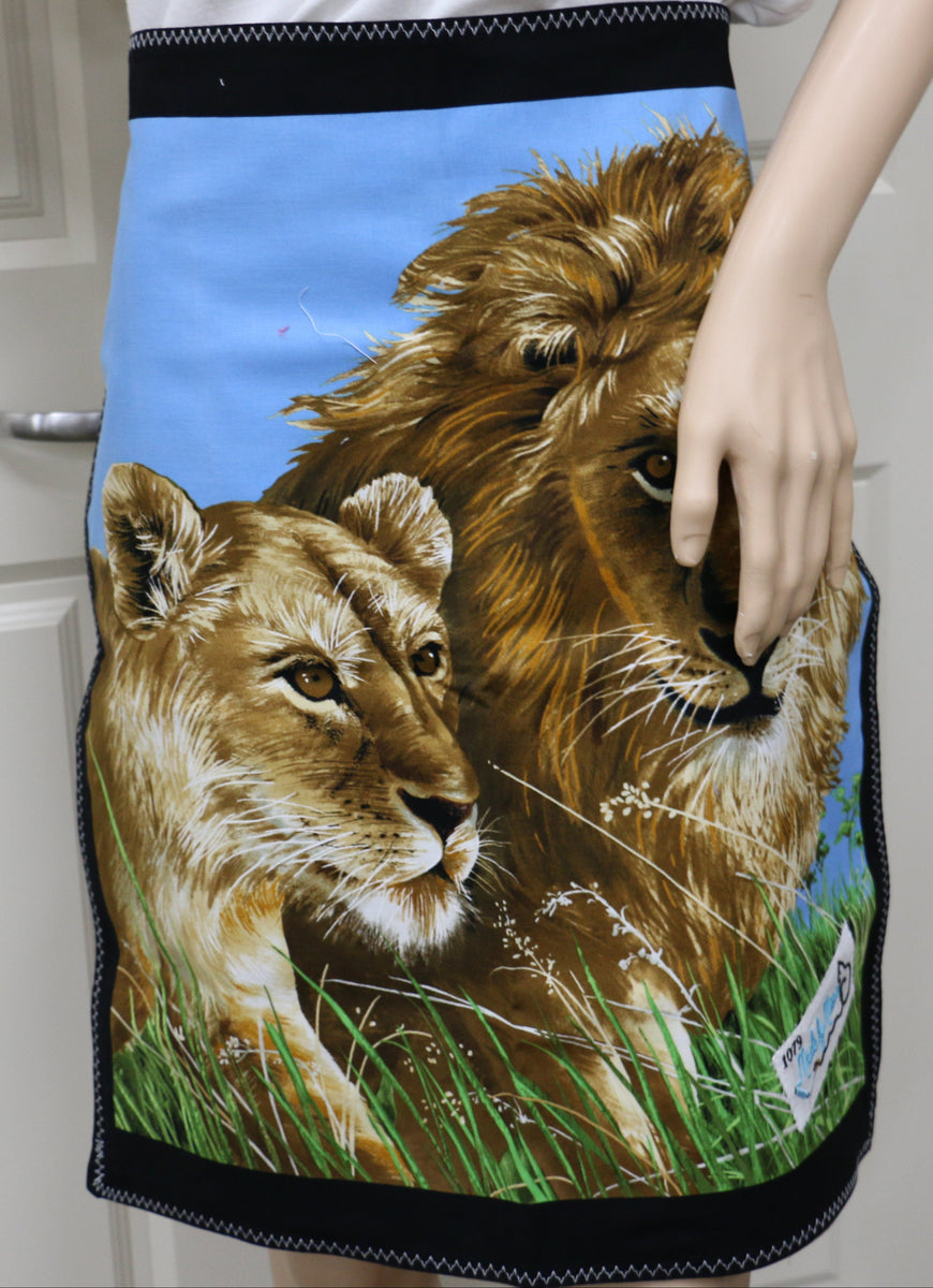 #1079 Lion Apron