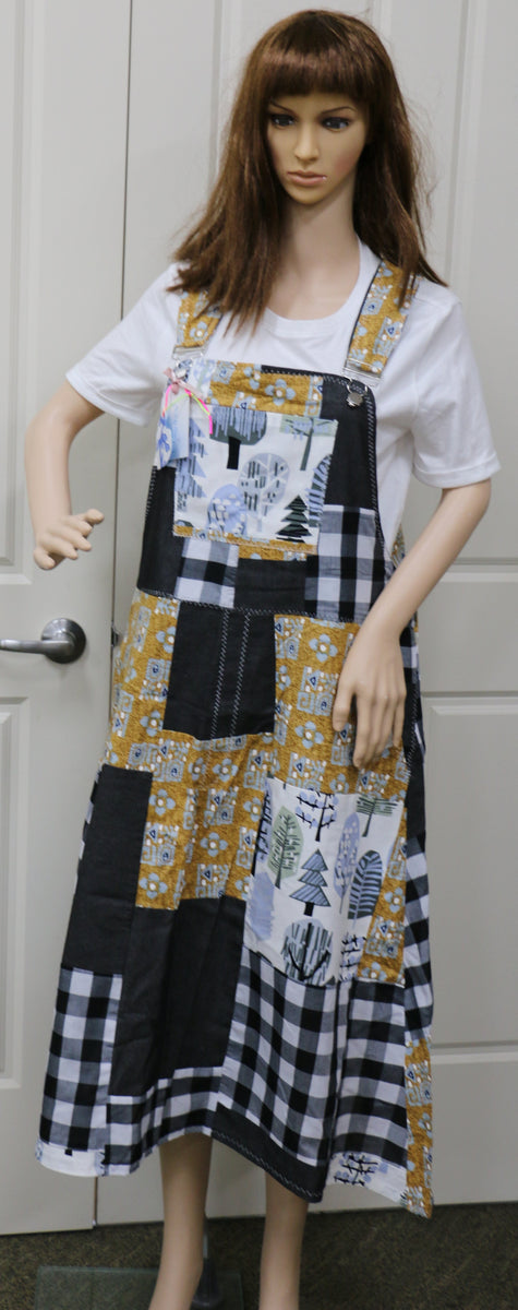 #563 Black, White & Gold Pinafore