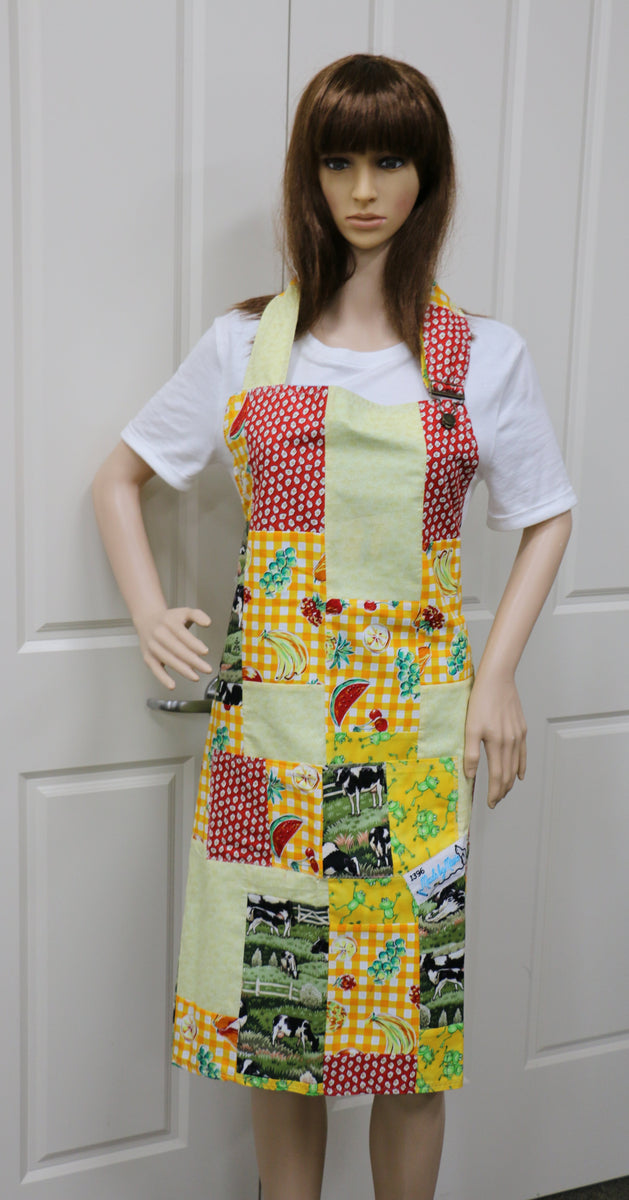#1396 Frogs & Cow Apron
