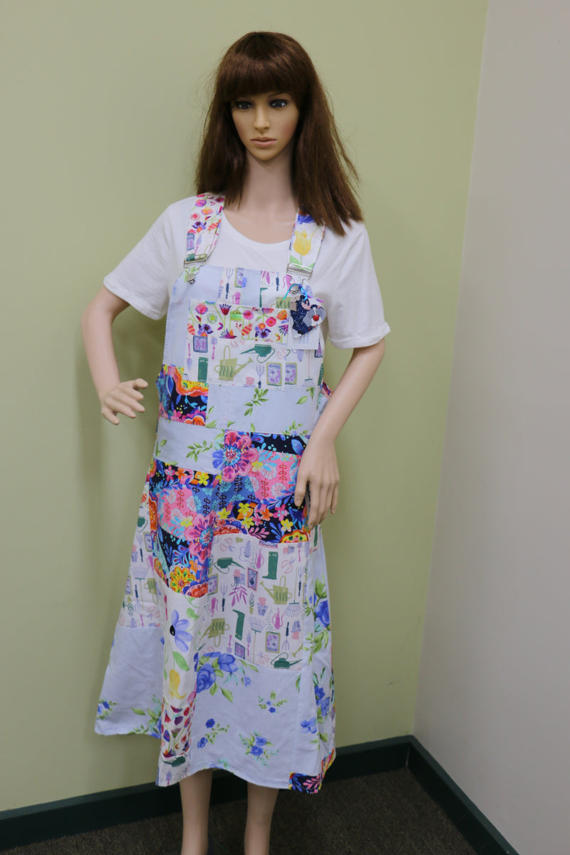 #1941 Gardening Pinafore