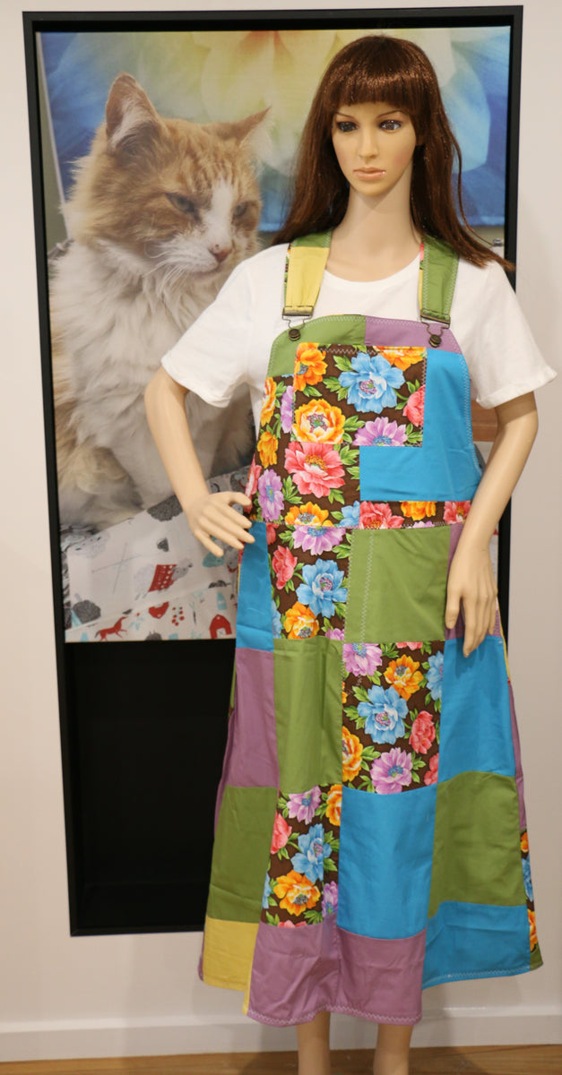 Pretty Dahila Pinafore